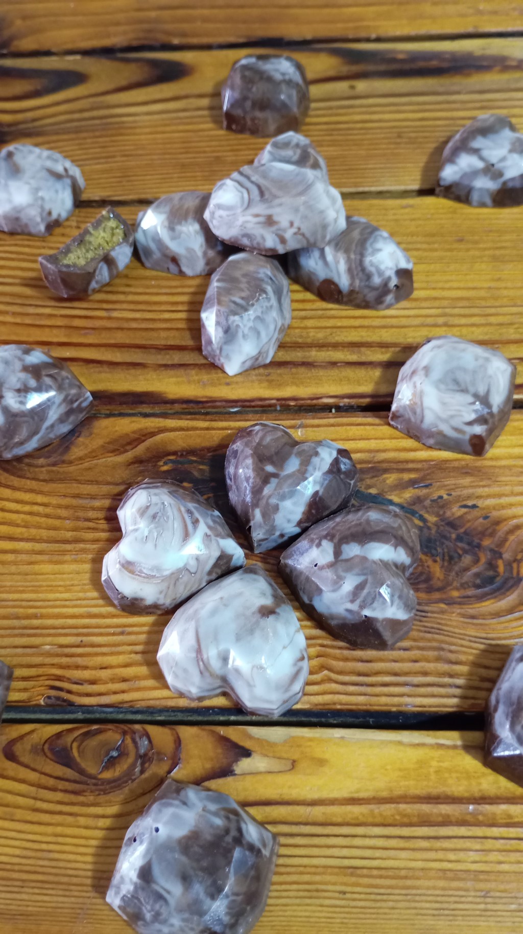 شکلات سنگی با فلینگ کارامل - تصویر 4