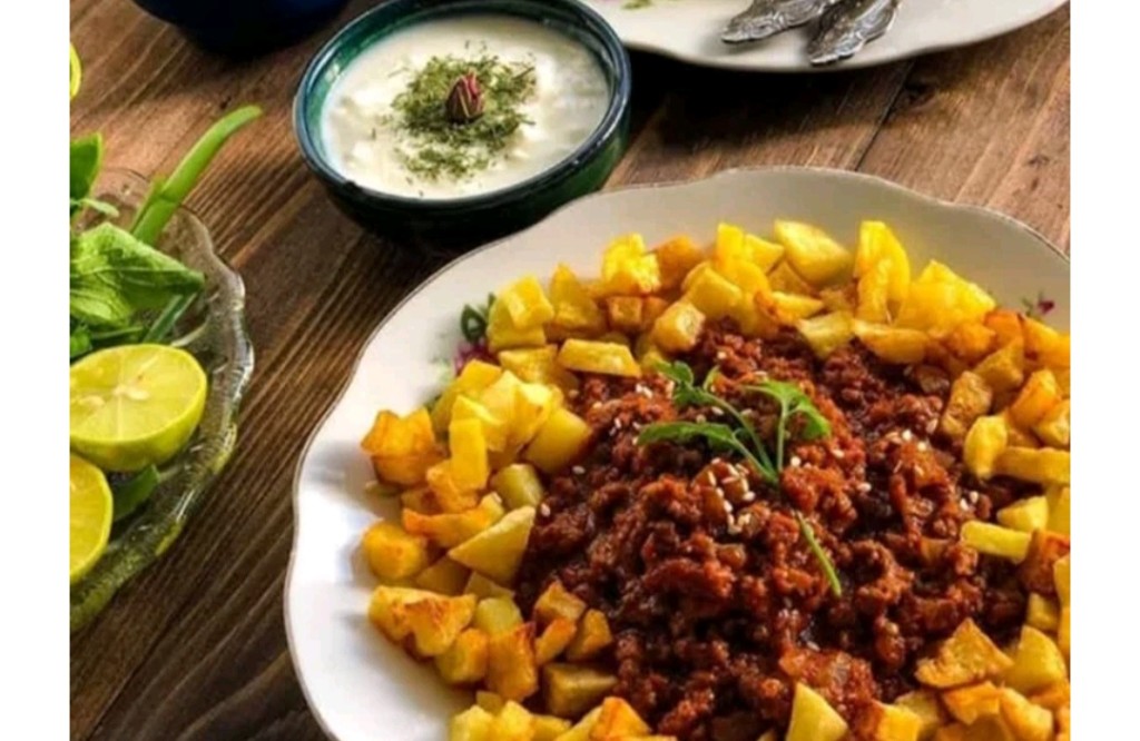 خوراک گوشت و قارچ+سیب زمینی سرخ شده کیلویی مجلسی خاص  - تصویر 1
