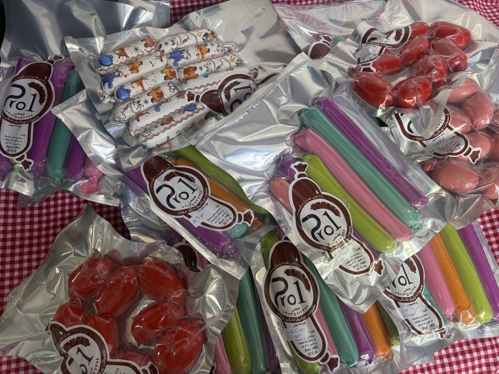 سوسیس آلمانی خانگی بدون نگهدارنده باگوشت گرم وتازه - تصویر 3