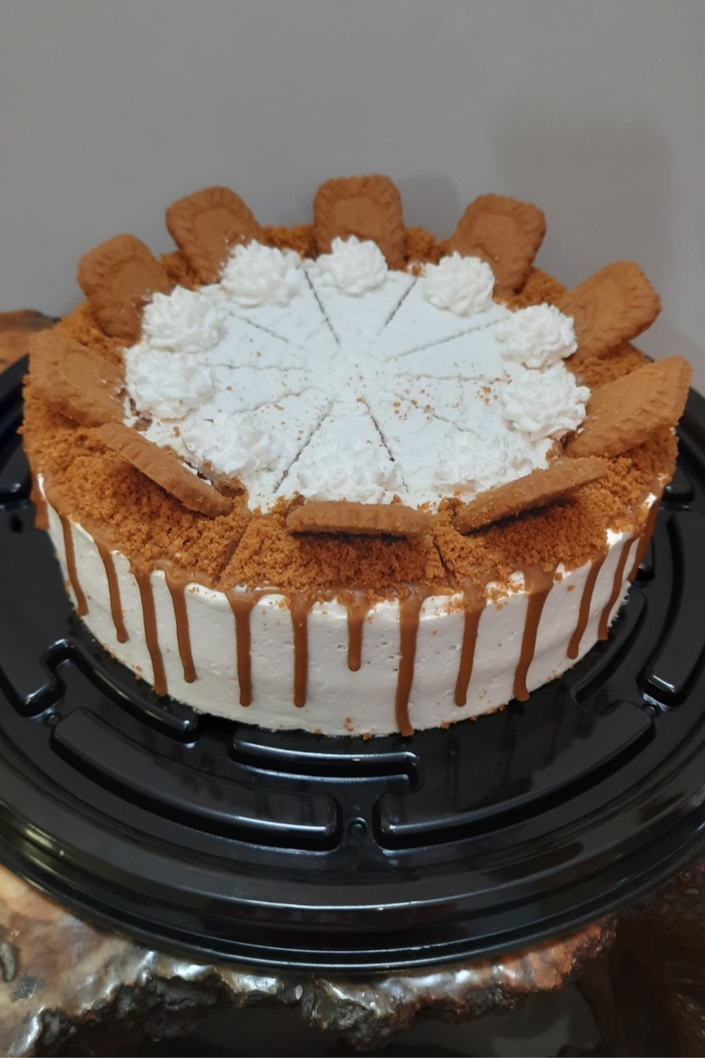 کیک کافیشاپی لوتوس