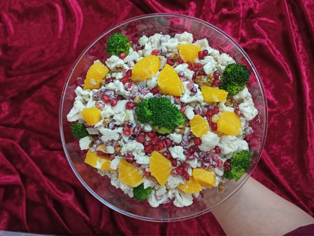 سالاد گل کلم و انار