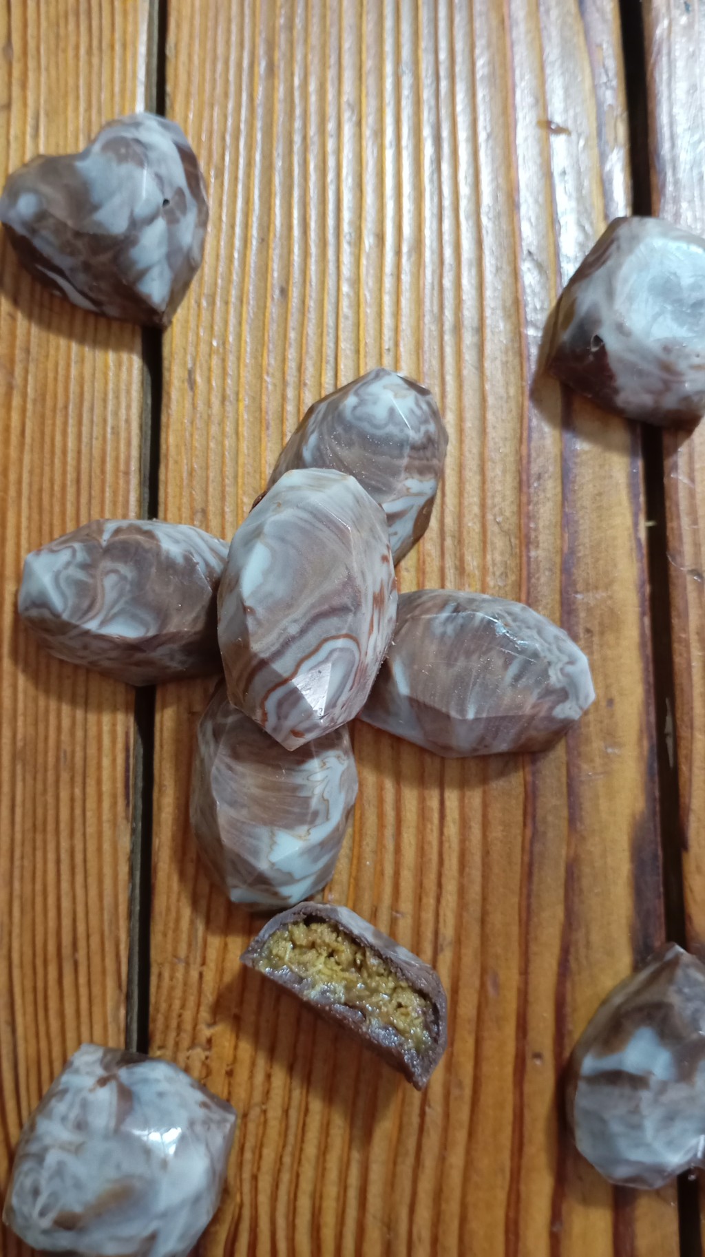 شکلات سنگی با فلینگ کارامل - تصویر 3