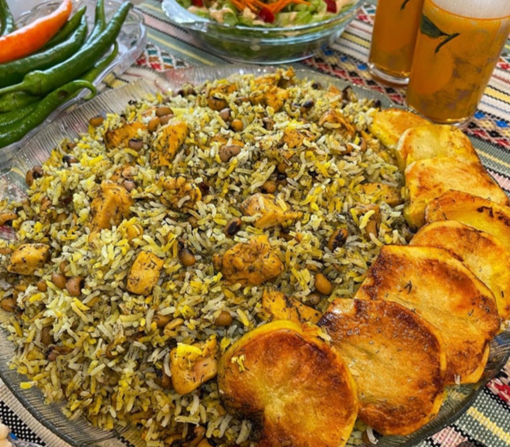 لوبیا پلو شیرازی با مرغ ریش ریش شده مجلسی خاص - تصویر 1