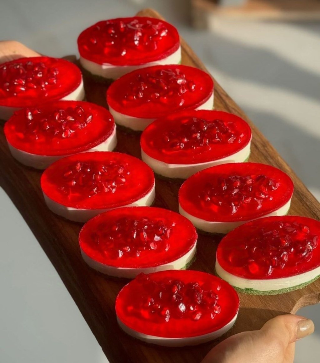 چیز کیک انار شب یلدا