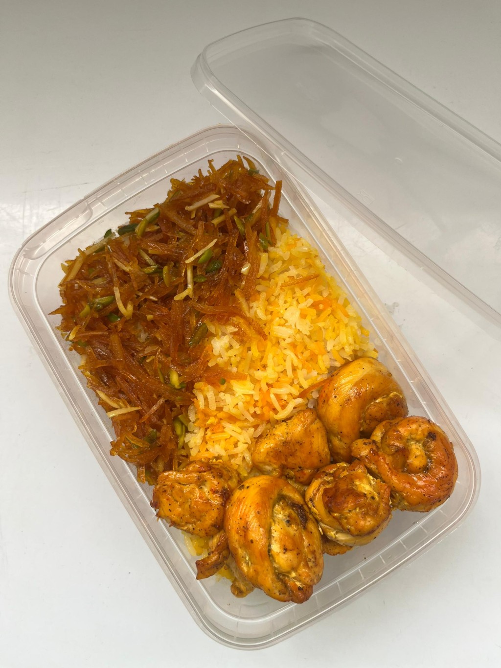 شیرین پلو و جوجه حلزونی زعفرانی