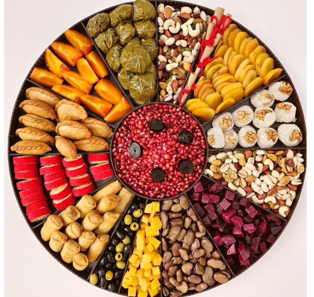 سینی فینگرفود و‌ مزه شب یلدا