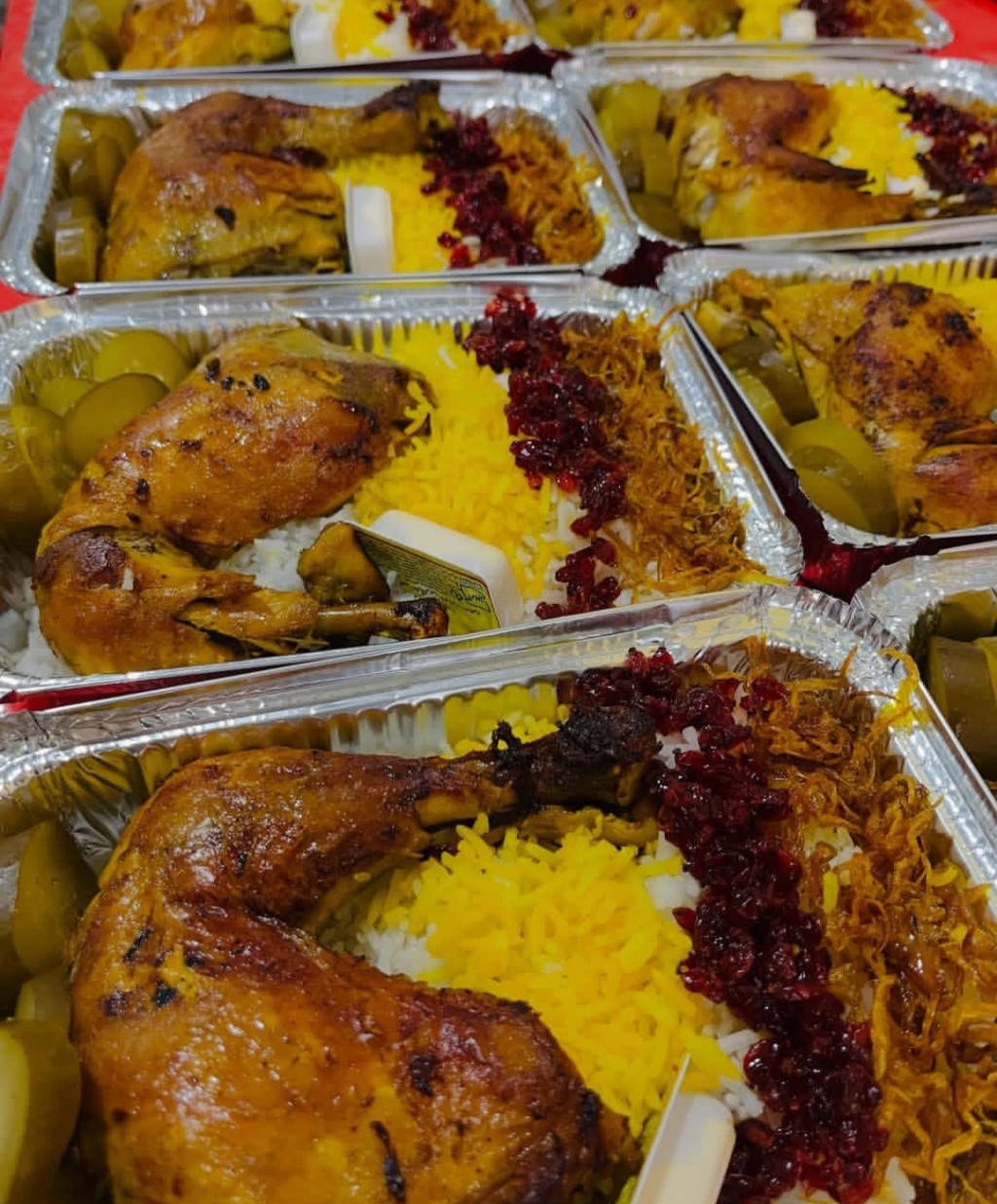 زرشک پلو با مرغ مجلسی