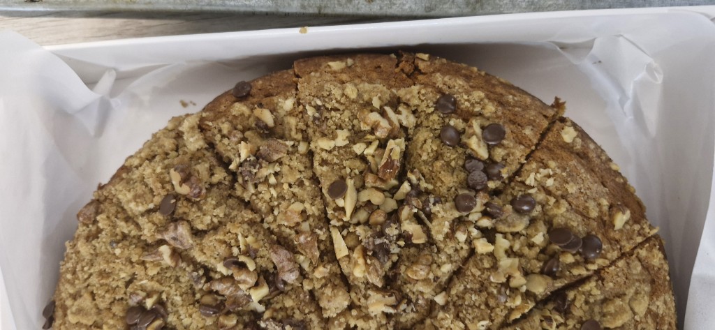 کیک کرامبل گردو