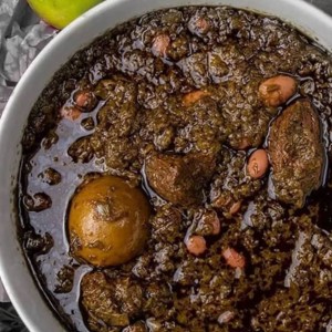 خورشت قرمه سبزی - تصویر 1