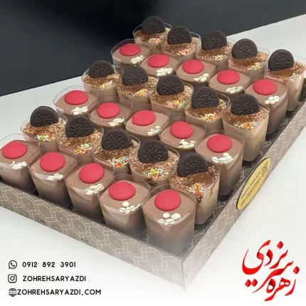 سینی مخلوط شات دسر تیرامیسو و شات دسر کرم کارامل شکلاتی