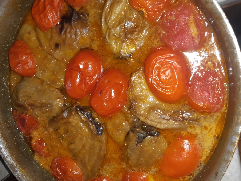 گوجه و بادمجان