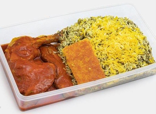 زرشک پلو یا باقالی پلو با مرغ ( ران کامل یا سینه) و دورچین