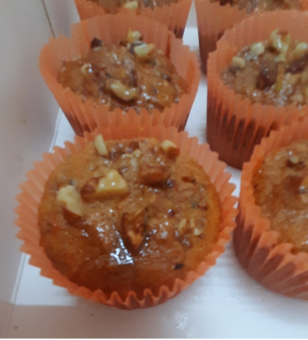 کیک کافیشاپی هویج گردو - تصویر 1