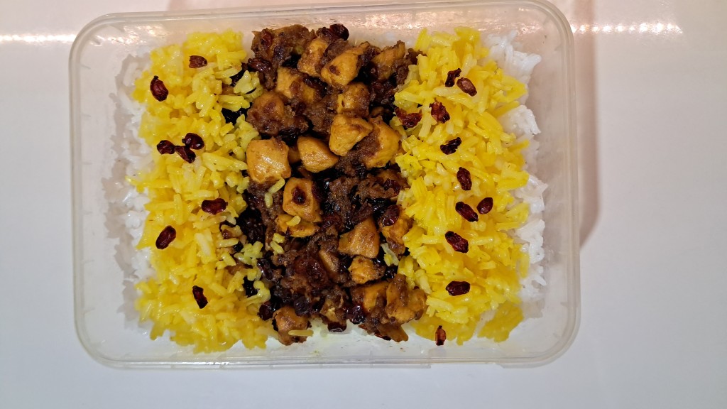 زرشک پلو با مرغ نگینی