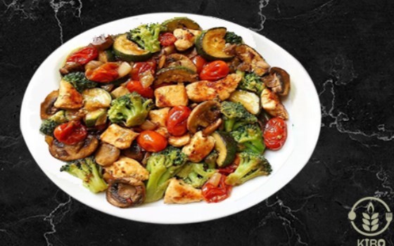 خوراک مرغ و سبزیجات ویژه