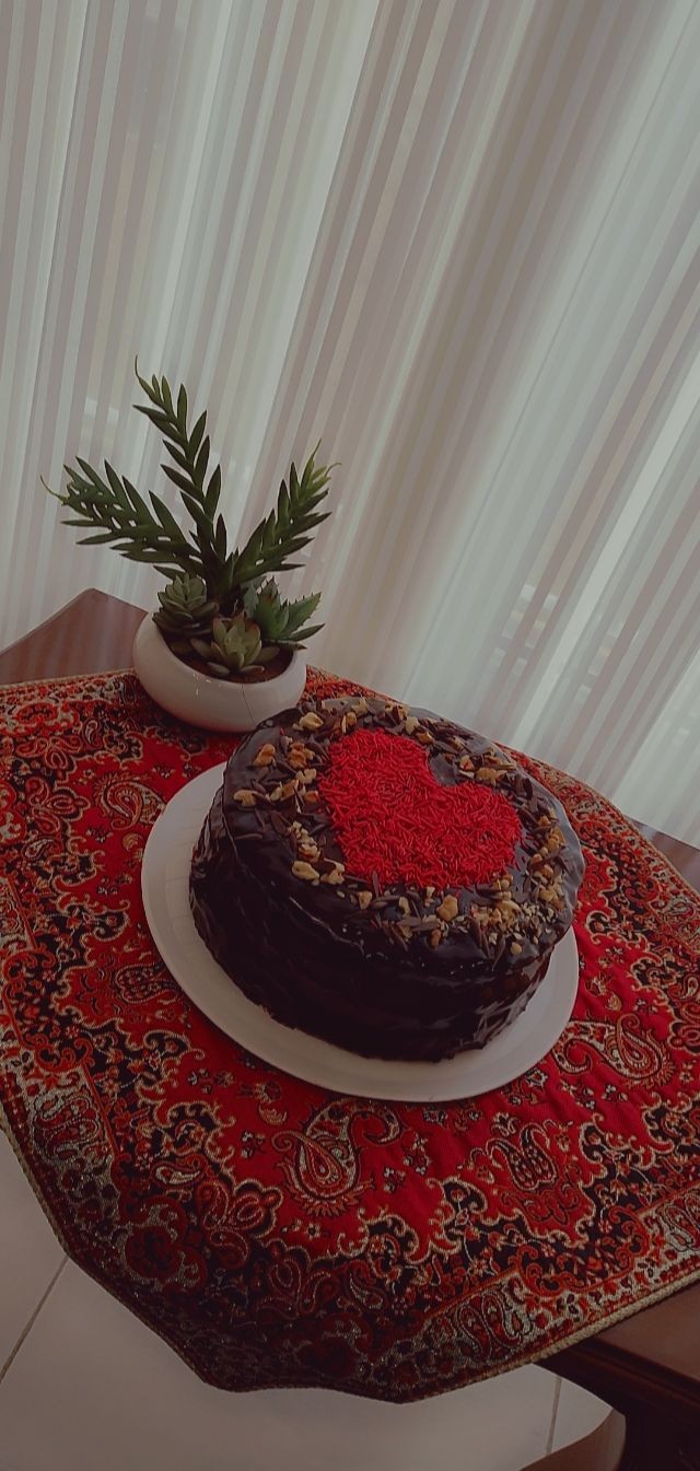 کیک  شکلاتی با طعم نسکافه و چیپس کلات🍫