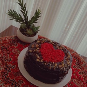 کیک  شکلاتی با طعم نسکافه و چیپس کلات🍫