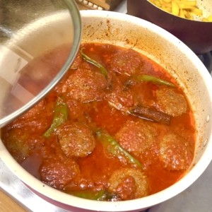 کباب تابه ای با سس گوجه فرنگی 